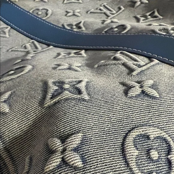Louis Vuitton Denim tote bag - Picture 5 of 5